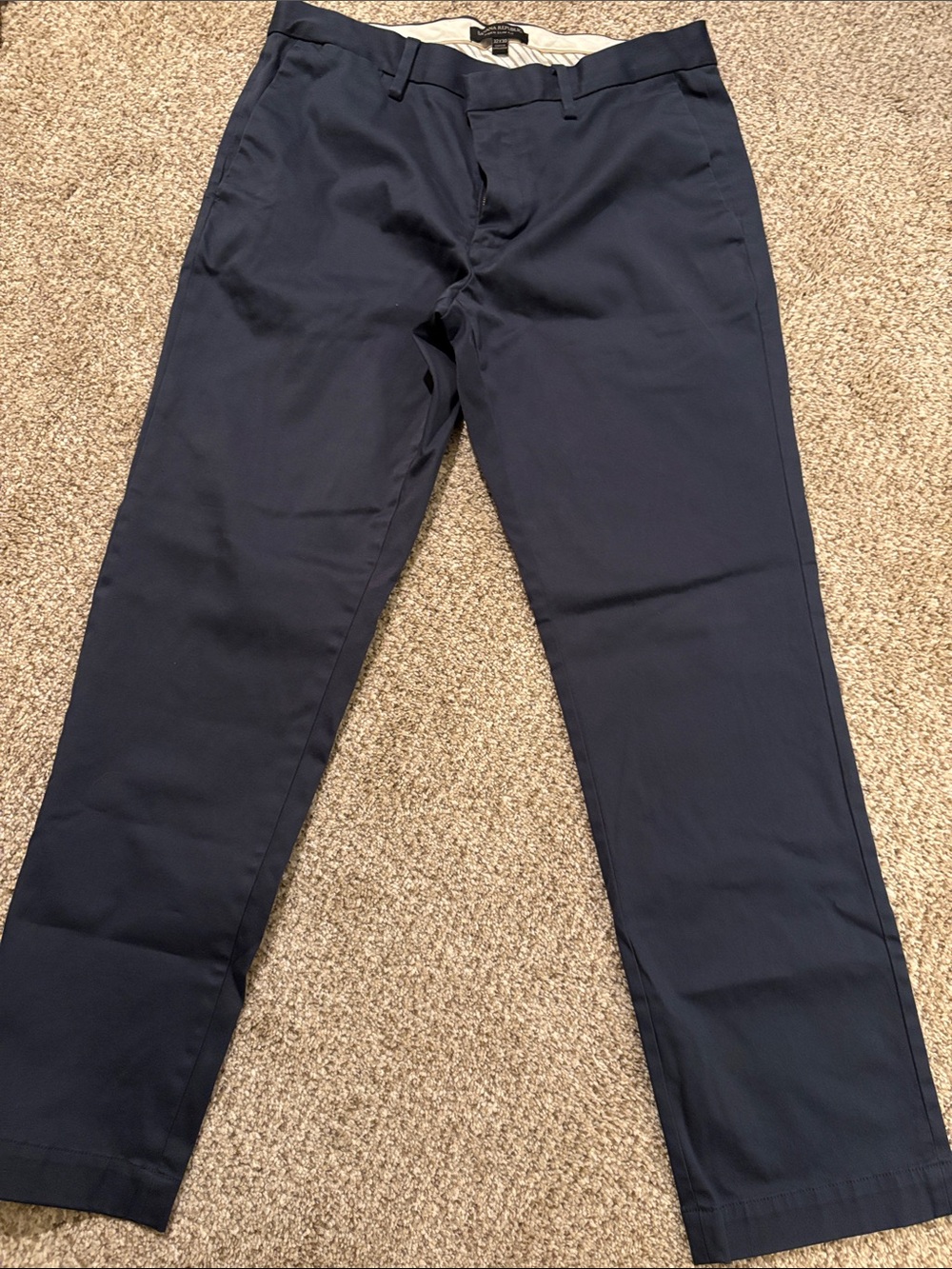 Excellent Used Condition Banana Republic Navy Rapid Movement Chino, slim 32x30